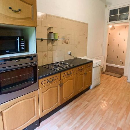 Large Glasgow South Family Home - Free Parking Εξωτερικό φωτογραφία