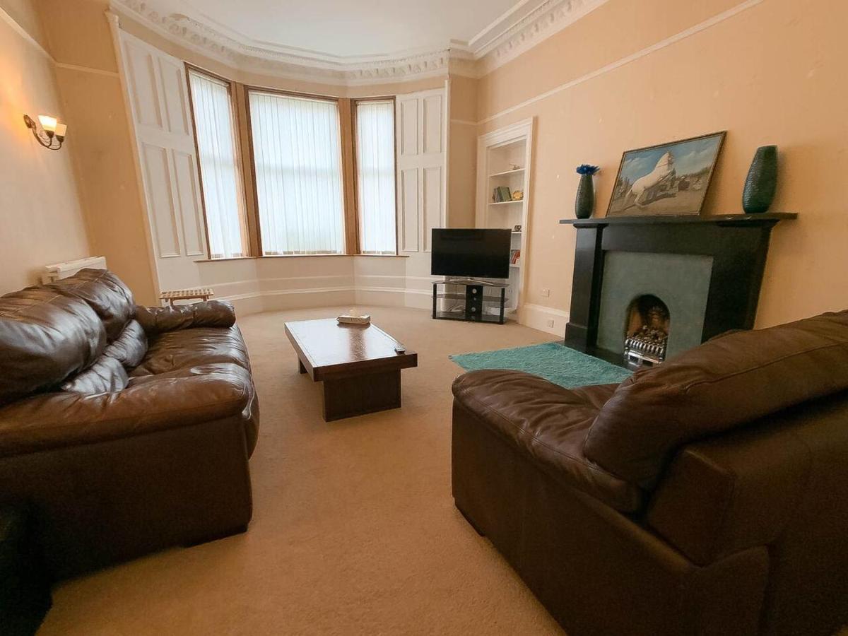 Large Glasgow South Family Home - Free Parking Εξωτερικό φωτογραφία
