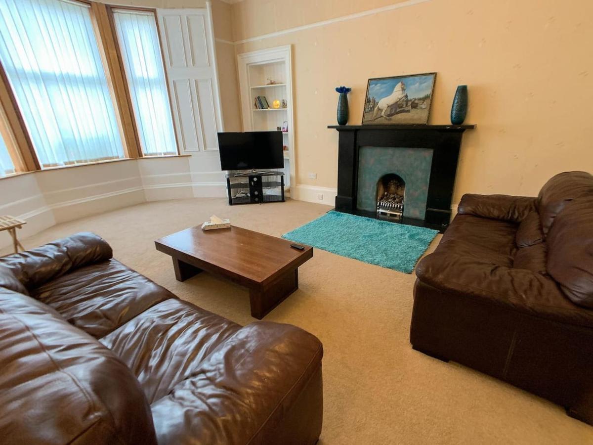 Large Glasgow South Family Home - Free Parking Εξωτερικό φωτογραφία