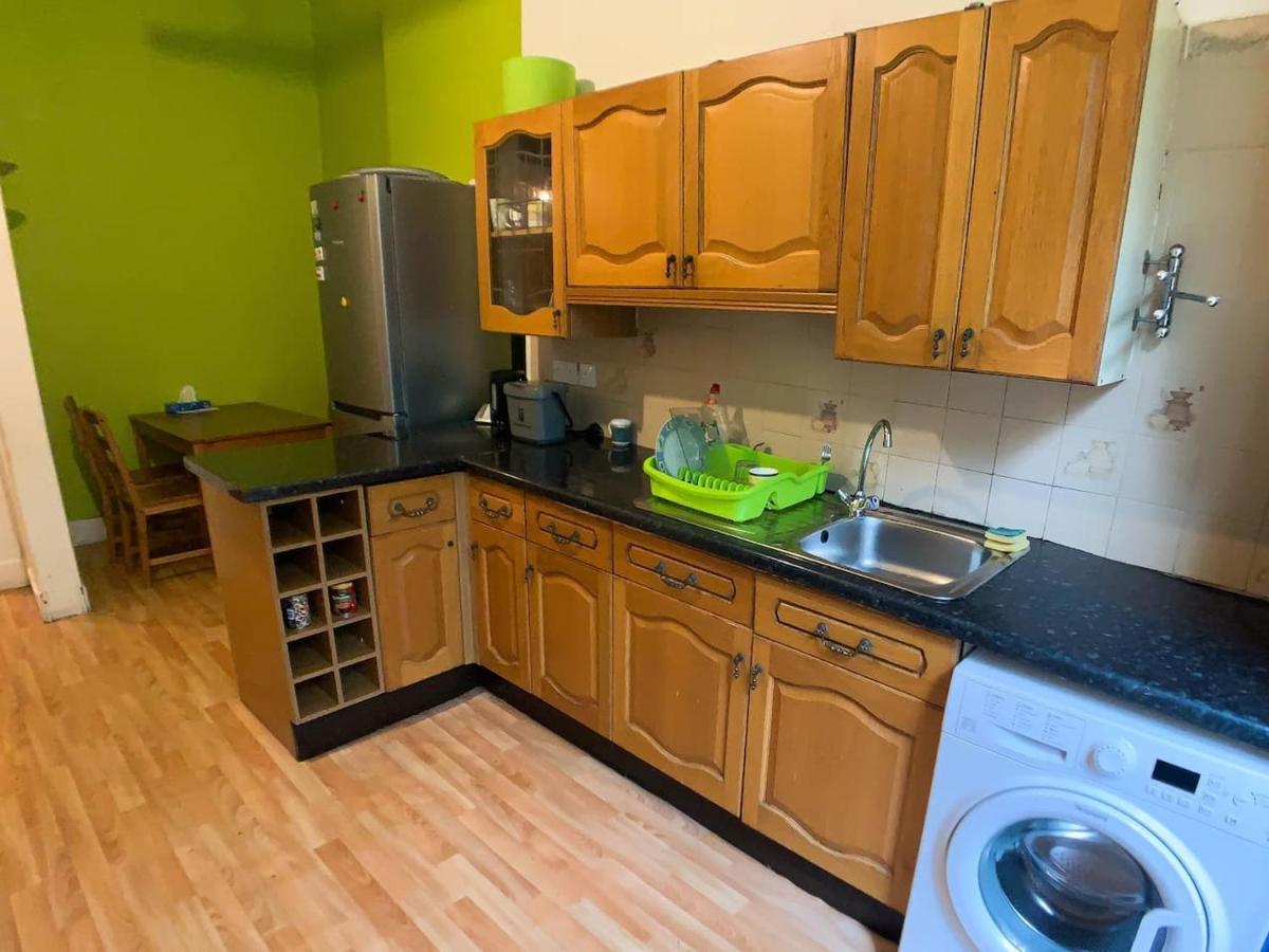 Large Glasgow South Family Home - Free Parking Εξωτερικό φωτογραφία